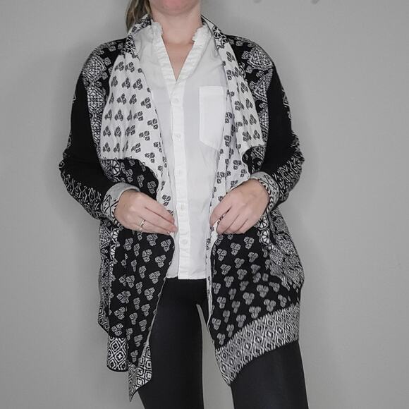Lucky Brand Black and White Patterned Waterfall Open Front Cardigan Size Medium - Picture 6 of 10